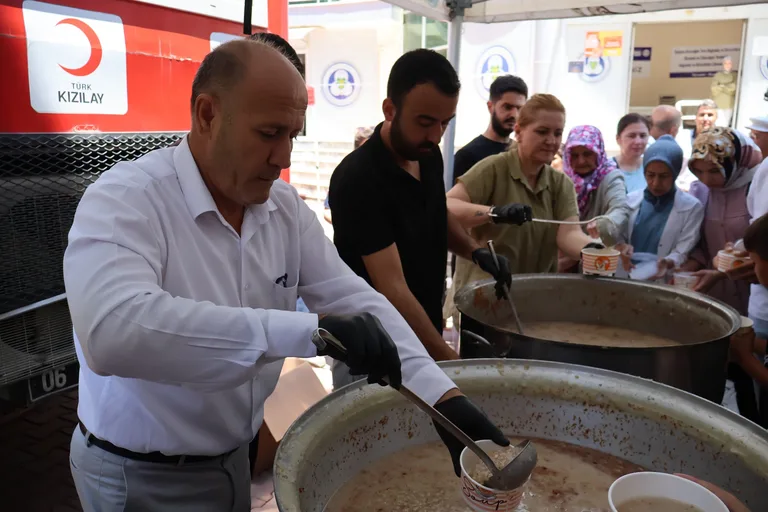 Ahmetli Belediyesi'nden Muharrem Ayında Aşure Hayrı