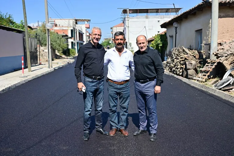 Barbaros Mahallesi Selanik Caddesi ve Çevre Yolunda Sıcak Asfalt Çalışmaları Tam…