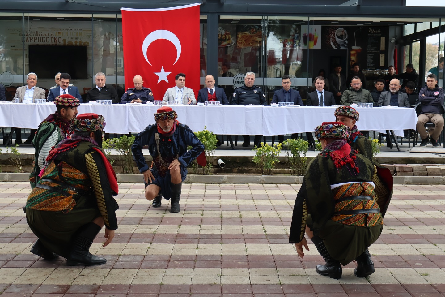 Ahmetli’de Nevruz Coşkusu Yaşandı
